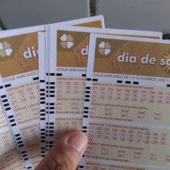 A Caixa Econômica Federal realizou nesta quinta-feira (12) o sorteio do concurso 1076 da Dia de Sorte.