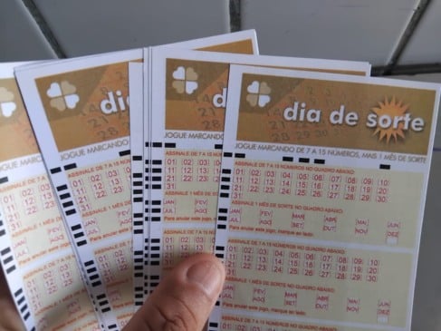 A Caixa Econômica Federal realizou nesta quinta-feira (12) o sorteio do concurso 1076 da Dia de Sorte.