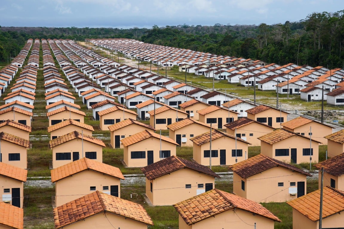 Nesta sexta-feira (20), o ministro das Cidades, Jader Filho, assinou contratos para a construção de 170 moradias do programa Minha Casa, Minha Vida Rural