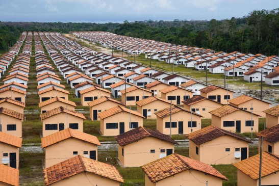 Nesta sexta-feira (20), o ministro das Cidades, Jader Filho, assinou contratos para a construção de 170 moradias do programa Minha Casa, Minha Vida Rural