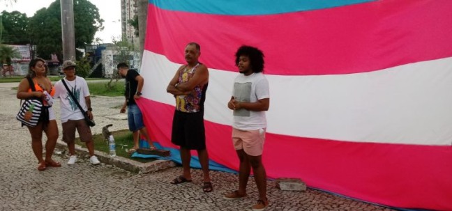Uma pesquisa etnográfica revela os desafios enfrentados por pessoas trans e travestis ao transitar pelas ruas de Belém.
