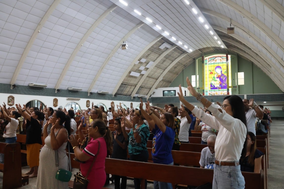 Com fé e emoção, devotos celebram Nossa Senhora do Perpétuo Socorro