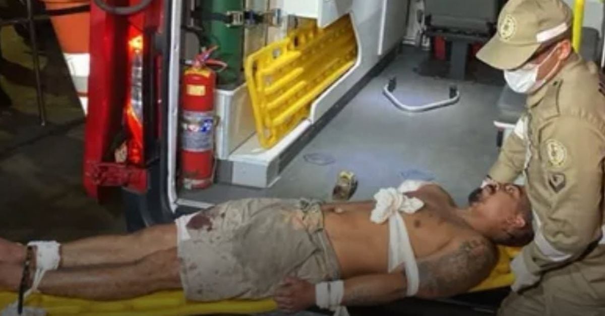 Ele foi baleado na ação e levado ao Hospital Metropolitano.