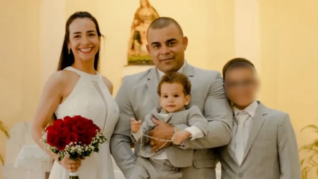 As vítimas foram identificadas como Antônio Carlos Teixeira e Ana Flávia de Oliveira Freitas Teixeira, pais do adolescente. O nome da criança de 3 anos não foi divulgado.