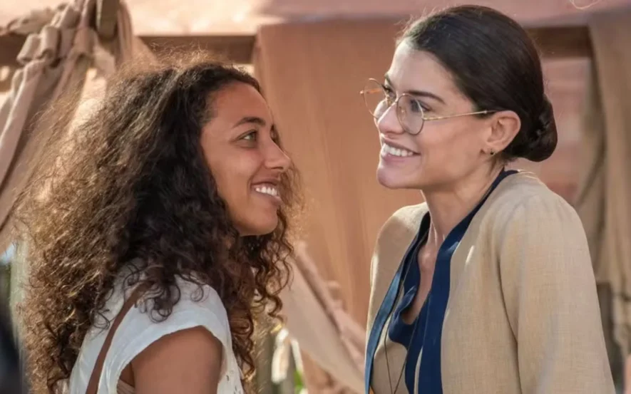 Alice Carvalho e Alinne Moraes em cena da trama