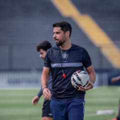 O técnico António Oliveira trabalha com a equipe para conquistar seu primeiro triunfo pelo Leão - Foto: Samara Miranda/Remo