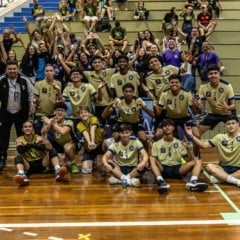 Os times sub-18 de vôlei, tanto no masculino como no feminino do Clube do Remo, subiram no lugar mais alto do pódio na Taça Brasília. Fotos: Divulgação