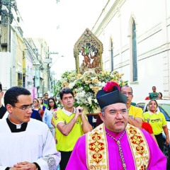  Desde o dia 8 de junho, está acontecendo em Belém a festividade em homenagem à Santíssima Trindade. A celebração vai até o dia 15, que é o domingo dedicado à Santíssima Trindade. Essa é a 27ª edição do evento, cujo tema este ano é: “A Santíssima Trindade que é nossa esperança nos faz suas testemunhas”. 14/06/2025. Foto: Irene Almeida/Diário do Pará.