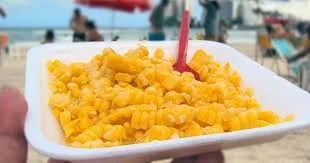 O golpe foi descoberto quando as vítimas, que são turistas, notaram a cobrança absurda no cartão de crédito.