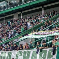Chapecoense e Ferroviária se enfrentam nesta segunda (16) em duelo direto pelo G-4 da Série B