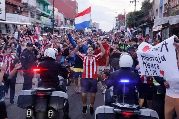 Nesta quinta-feira (5), às 20h (de Brasília), Paraguai e Uruguai se enfrentam em um jogo que promete intensidade e equilíbrio Nesta quinta-feira (5), às 20h (de Brasília), Paraguai e Uruguai se enfrentam em um jogo que promete intensidade e equilíbrio