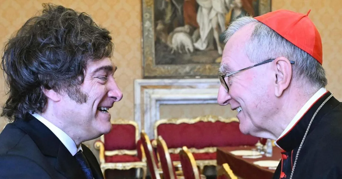 Javier Milei saiu do Palácio Apostólico neste sábado (7) com a promessa de que o novo pontífice irá visitar a Argentina,