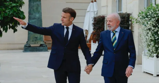 Durante coletiva no Palácio do Eliseu, em Paris, nesta quinta-feira (5/6), o presidente da França, Emmanuel Macron, anunciou oficialmente que participará da COP30,