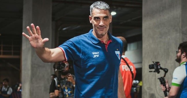 O técnico Juan Pablo Vojvoda pode estar se aproximando do fim de sua longa trajetória no Fortaleza, que já soma 308 jogos à frente do clube.