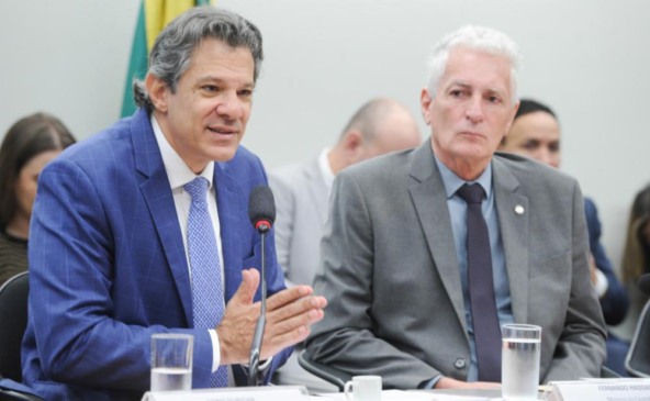 A afirmação do ministro e a reação dos parlamentares de oposição desencadeou uma sequência de bate-bocas. Foto: Renato Araújo/Câmara dos Deputados
