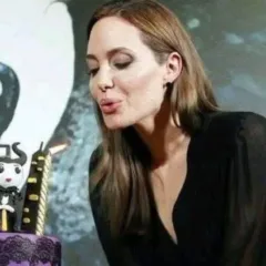 Angelina Jolie chega aos 50 anos como uma das artistas mais admiradas de sua geração.