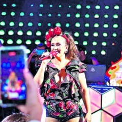 Valéria Paiva comanda a banda Fruto Sensual, atração que é destaque na programação da Estação das Docas.