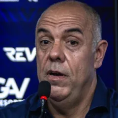 Marcos Braz comentou a saída do treinador, destacando que o clube agirá com cautela na escolha do substituto