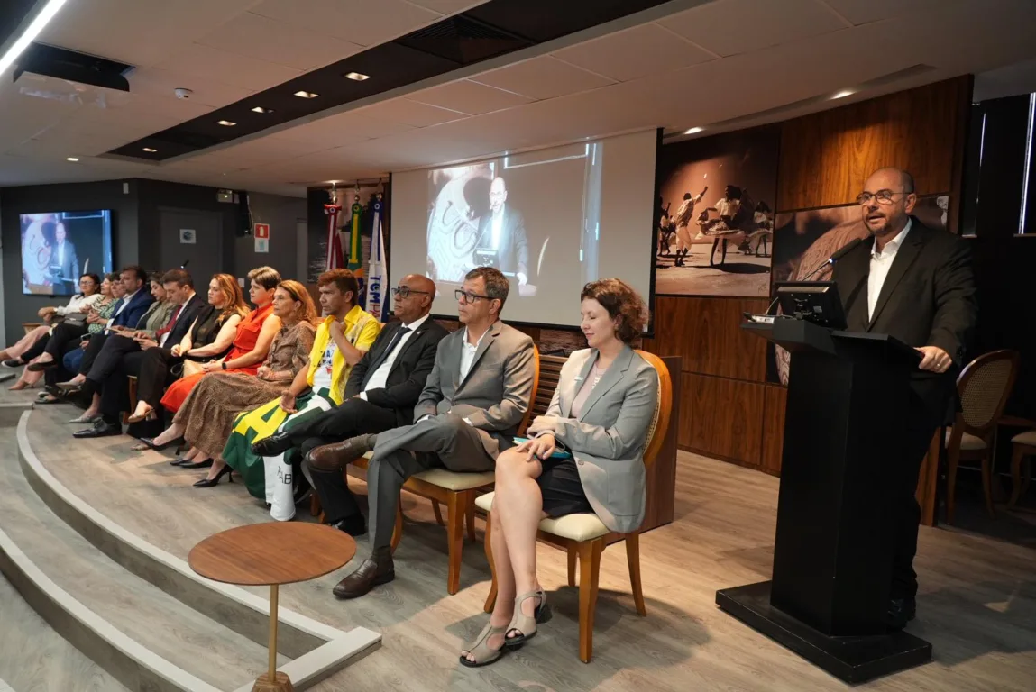 O “Pacto pela Educação no Arquipélago do Marajó 2025-2028” foi formalizado em cerimônia realizada nesta segunda-feira (9), no TCMPA. Fotos: Divulgação
