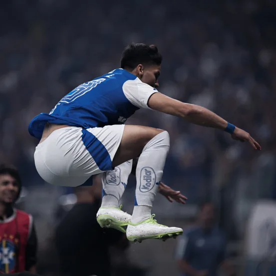 O Cruzeiro teve um início arrasador no Mineirão, venceu o Palmeiras por 2 a 1 com brilho de seu atacante e assumiu a vice-liderança do Brasileiro.