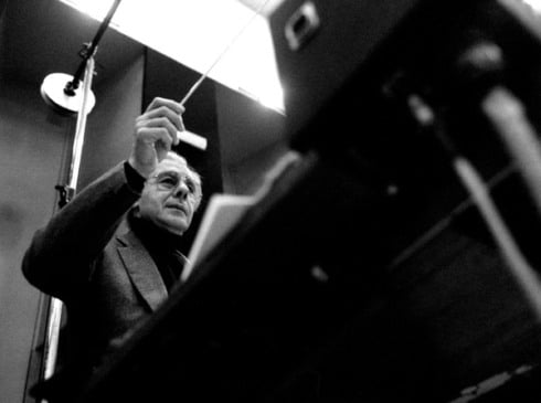 Nesta quinta-feira (26), faleceu Boris Claudio “Lalo” Schifrin, renomado maestro e compositor argentino, conhecido mundialmente por suas trilhas sonoras icônicas