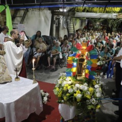 Belem, Pará, Brasil, Cidade. Retranca: - FESTEJOS SÃO JOÃO – TRADIÇÃO. Gancho: Véspera de São João, e a comunidade da Vila, que fica na Passagem Marcílio Dias, Jurunas, mantém a tradição e festeja o São João. As tradições dos festejos iniciaram com o pai da D Doracy, o seu Raimundo. Agora, eles continuam com a programação que é tradição há 59 anos. Local: pass. Marcilio Dias - Jurunas - Belém. Data: 23/06/2025. Foto: Mauro Ângelo/ Diário do Pará.