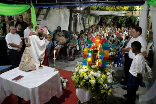 Belem, Pará, Brasil, Cidade. Retranca: - FESTEJOS SÃO JOÃO – TRADIÇÃO. Gancho: Véspera de São João, e a comunidade da Vila, que fica na Passagem Marcílio Dias, Jurunas, mantém a tradição e festeja o São João. As tradições dos festejos iniciaram com o pai da D Doracy, o seu Raimundo. Agora, eles continuam com a programação que é tradição há 59 anos. Local: pass. Marcilio Dias - Jurunas - Belém. Data: 23/06/2025. Foto: Mauro Ângelo/ Diário do Pará.