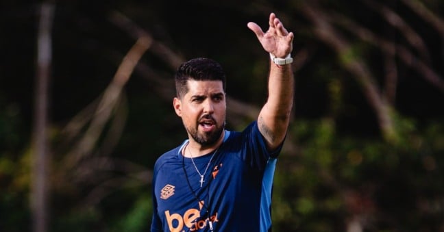 Antônio Oliveira é o primeiro europeu no comando técnico remista - Foto: Paulo Paiva/Sport