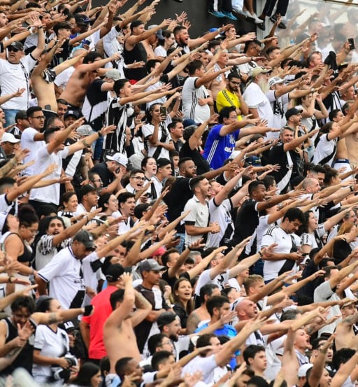 A Ponte Preta, atual líder da competição, recebe o ABC, a partir das 17h (de Brasília), no Estádio Moisés Lucarelli, em Campinas (SP)