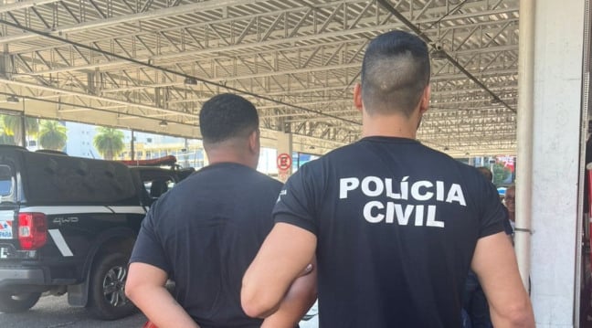 A prisão foi realizada após denúncia que relatava o comportamento abusivo do suspeito desde o fim do relacionamento