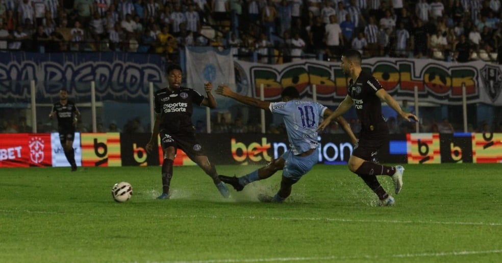 Time bicolor mostrou que tem condições de se recuperar plenamente na Série B - Foto: Mauro Ângelo/Diário do Pará