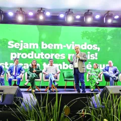 Comenda foi entregue para autoridades que contribuíram para o desenvolvimento do agro no Pará