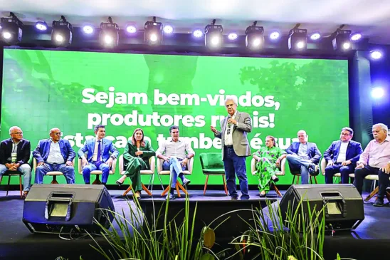 Comenda foi entregue para autoridades que contribuíram para o desenvolvimento do agro no Pará