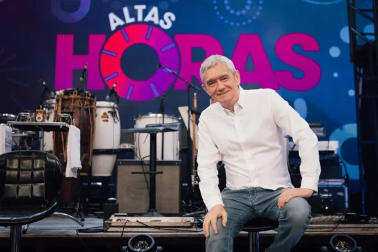 Serginho Groisman sopra velinhas na TV