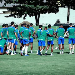 Líder isolado da Série B com 23 pontos em 10 jogos, o Goiás volta a campo neste domingo (8) para tentar abrir ainda mais vantagem na ponta da tabela.