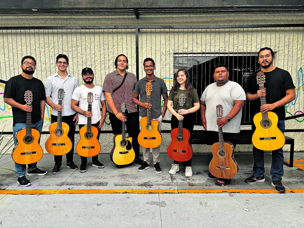 A Orquestra Guitarrônica apresenta, sob a coordenação de Ziza Padinha, o concerto “Árvores Violonísticas”. FOTO: divulgação

