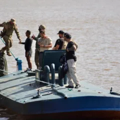 O semi-submarino estava na fase final de elaboração e não havia drogas no interior. Durante a operação, uma pessoa foi presa por porte ilegal de arma de fogo.