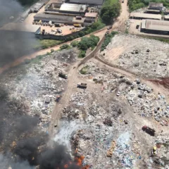 A Ciclus Amazônia, empresa de resíduos sólidos que faz a gestão do lixo na capital , estaria fazendo despejo irregular.