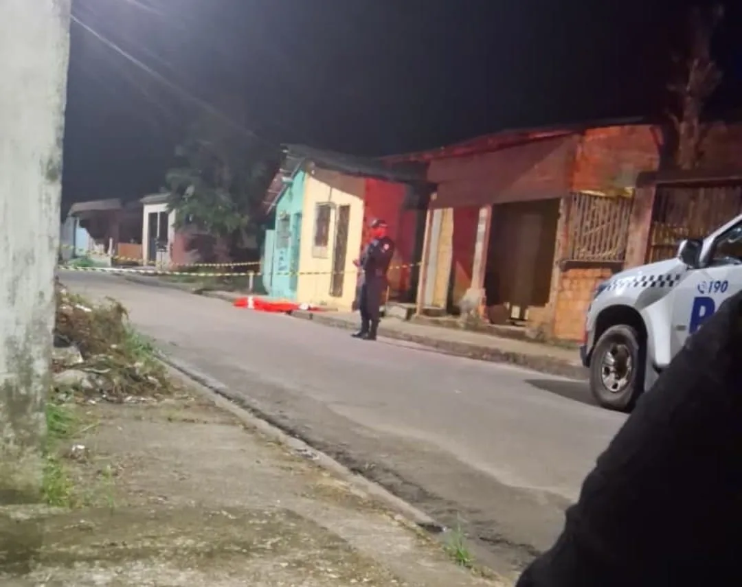 Equipes da Divisão de Homicídios e da Polícia Científica do Pará tiveram muito trabalho na madrugada deste domingo para atender três ocorrências de homicídios