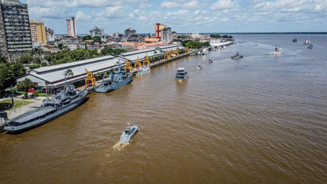 Cerimônia aberta ao público celebra o Dia da Marinha em Belém