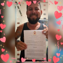 Bleno Rafael fez transmissão ao vivo em rede social fazendo deboche da Comarca de Salinas, que determinou medida protetiva contra ele, e acabou indo pra cadeia em seguida por descumprimento.