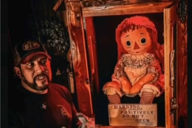 Investigador paranormal Dan Rivera morre durante turnê com a boneca Annabelle
