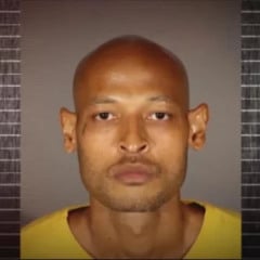 Calese Carron Crowder, de 38 anos, foi preso após ser flagrado cheirando as nádegas de uma mulher dentro de uma loja de departamentos em Burban