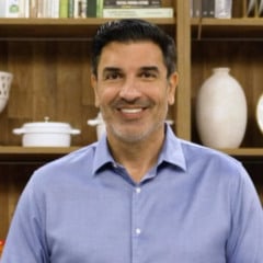 Edu Guedes foi internado no sábado (5) para uma cirurgia realizada no Hospital Israelita Albert Einstein, em São Paulo, após ser diagnosticado com câncer