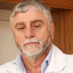 A diretoria do Flamengo demitiu o chefe médico José Luiz Runco após comentários negativo sobre a condição física do jogador De La Cruz.
