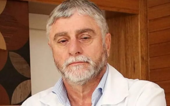 A diretoria do Flamengo demitiu o chefe médico José Luiz Runco após comentários negativo sobre a condição física do jogador De La Cruz.