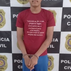 Ao avistar a viatura, Kauan tentou fugir, mas foi capturado.