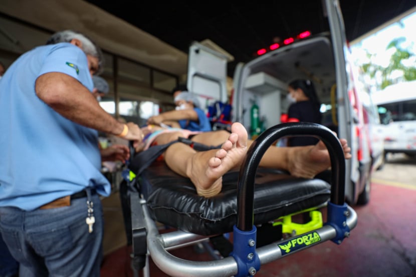 O aumento do fluxo de veículos nas estradas, neste período de férias escolares, impõe a necessidade da atenção redobrada para evitar acidentes