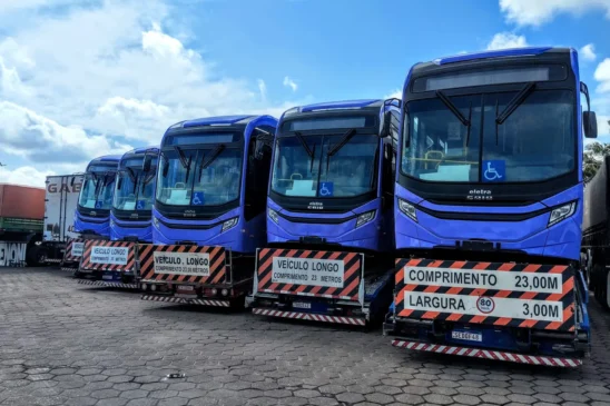 Mais dez ônibus elétricos já estão em Belém, completando a entrega dos 40 veículos previstos para o Sistema BRT Metropolitano.