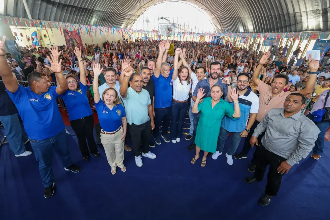 Dos 814 benefícios entregues nesta quarta, 672 fazem parte da primeira etapa do programa, e 142 da segunda, totalizando um investimento de R$ 7.409.040,00.